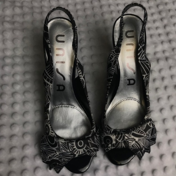 NWOB Unisa Black and White 4in heels, Size 8.5M - Picture 2 of 8